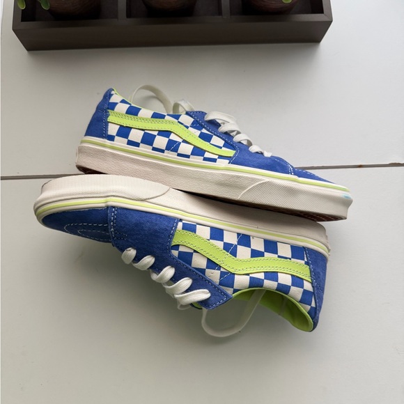 Trendy Vans Sneakers - Picture 9 of 14
